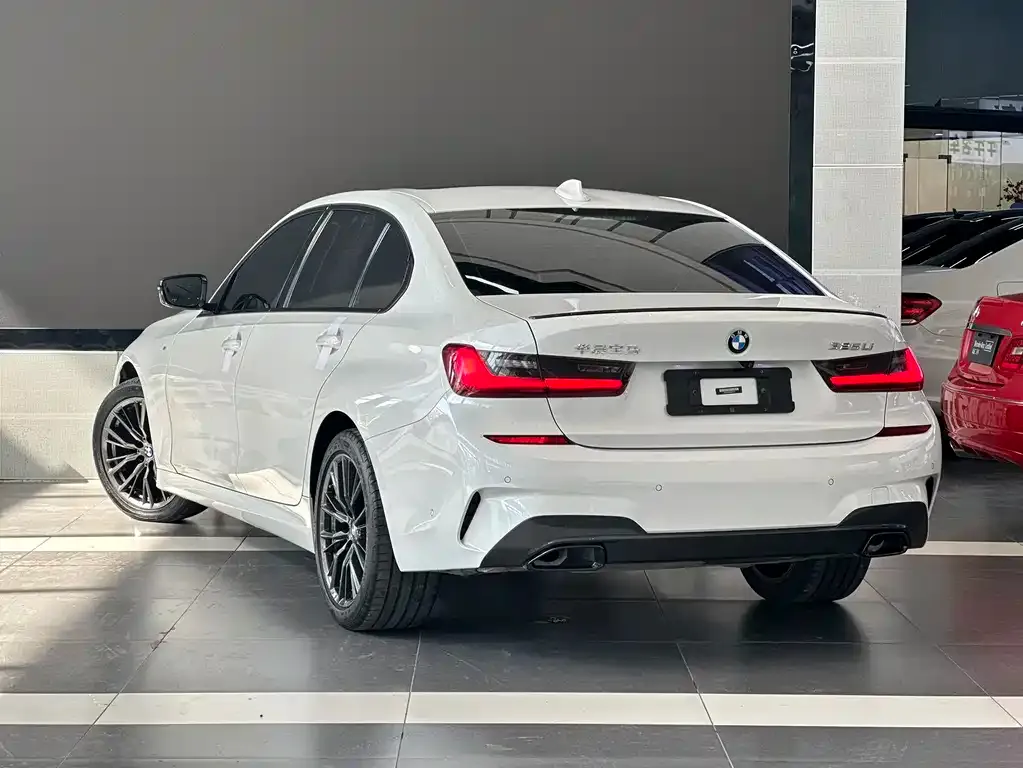 BMW 3 Series 2021 из CN, фото 2