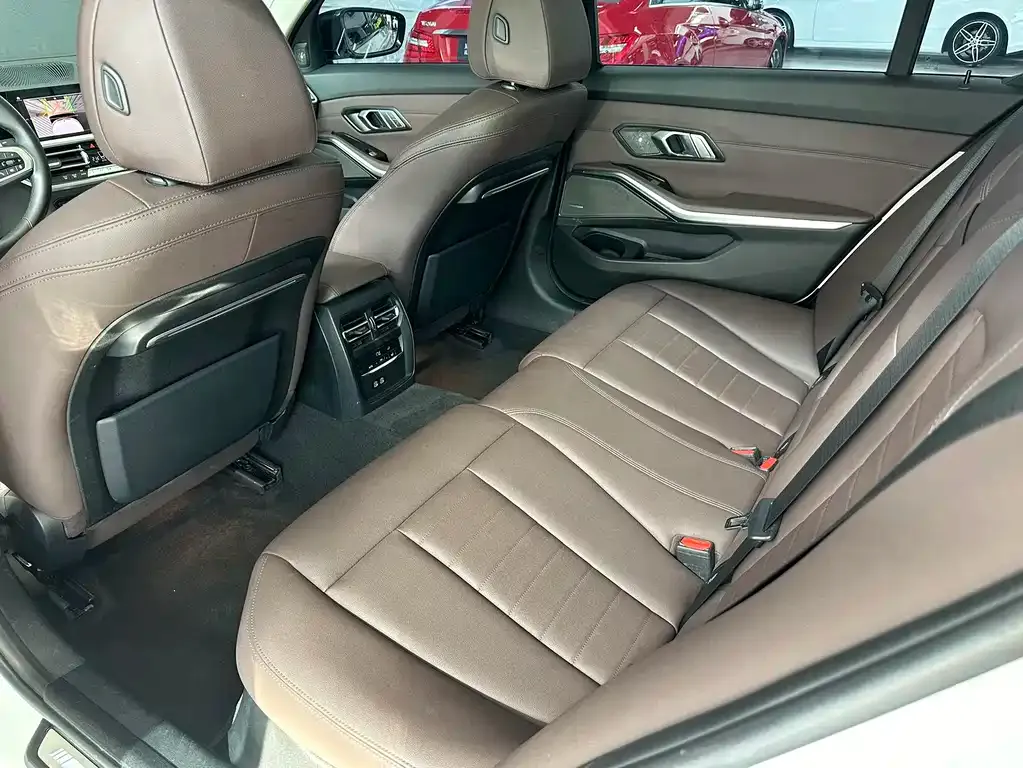 BMW 3 Series 2021 из CN, фото 8