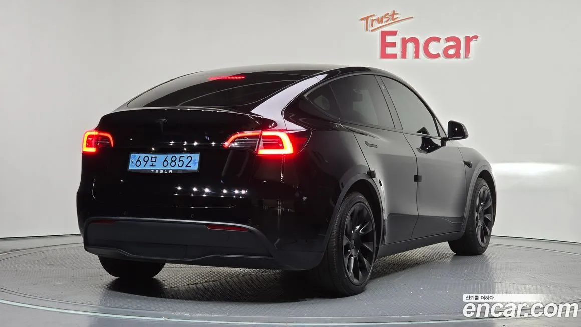 Tesla Model Y — фото 2