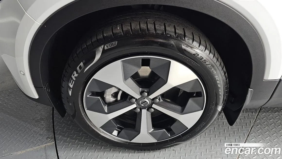 Volvo XC40 2025 из KR, фото 5