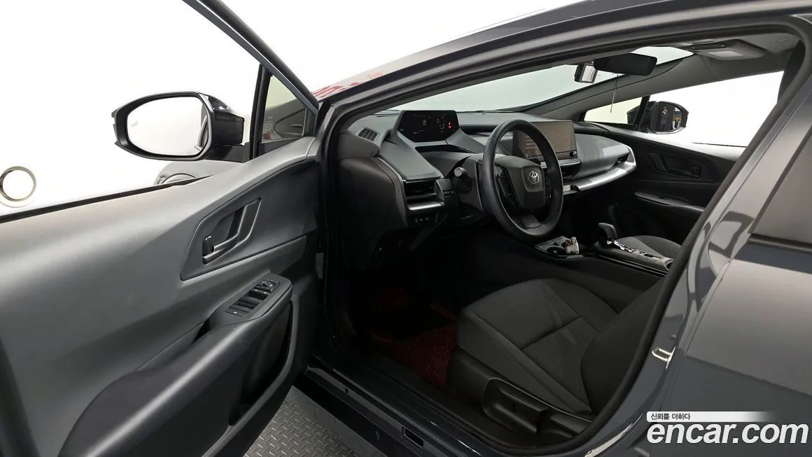 Toyota Prius 2024 из KR, фото 10