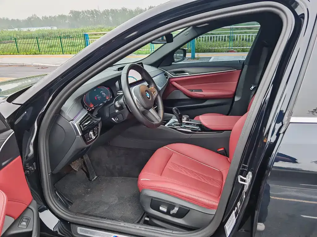 BMW 5 Series 2024 из CN, фото 4