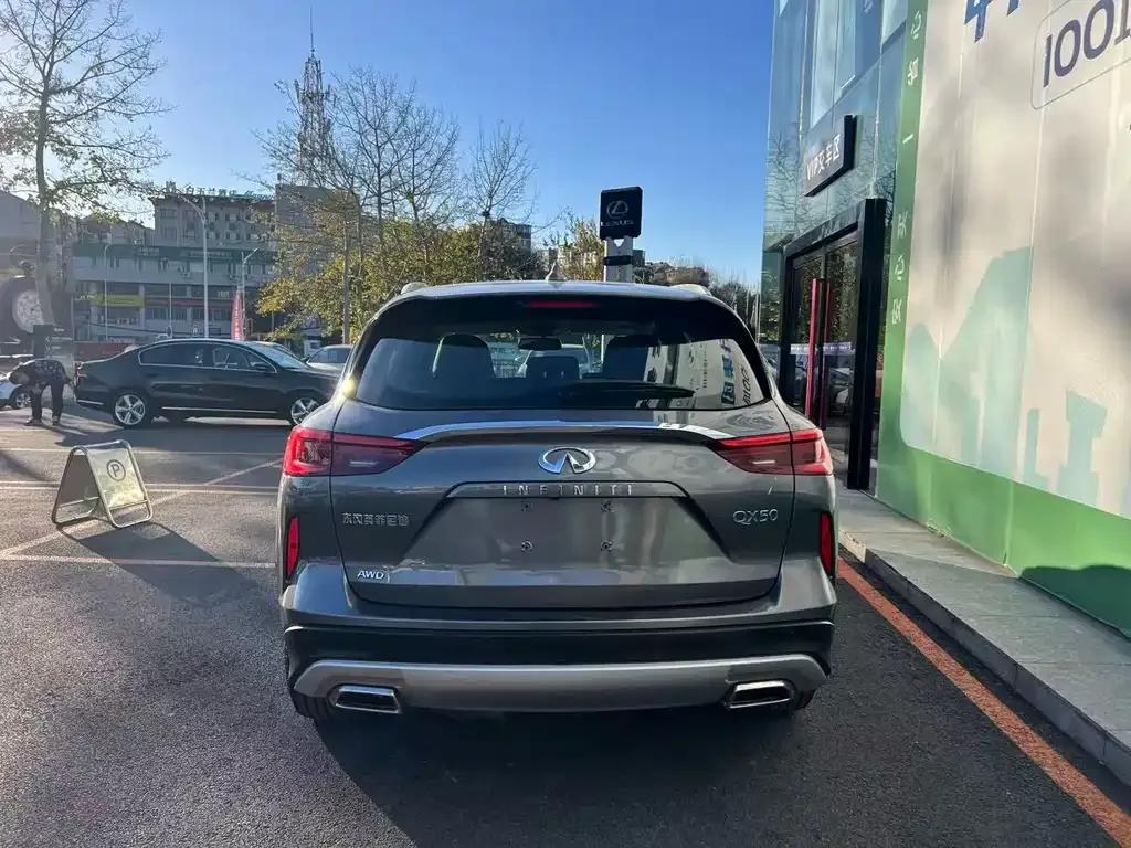 Infiniti QX50 2023 из CN, фото 4