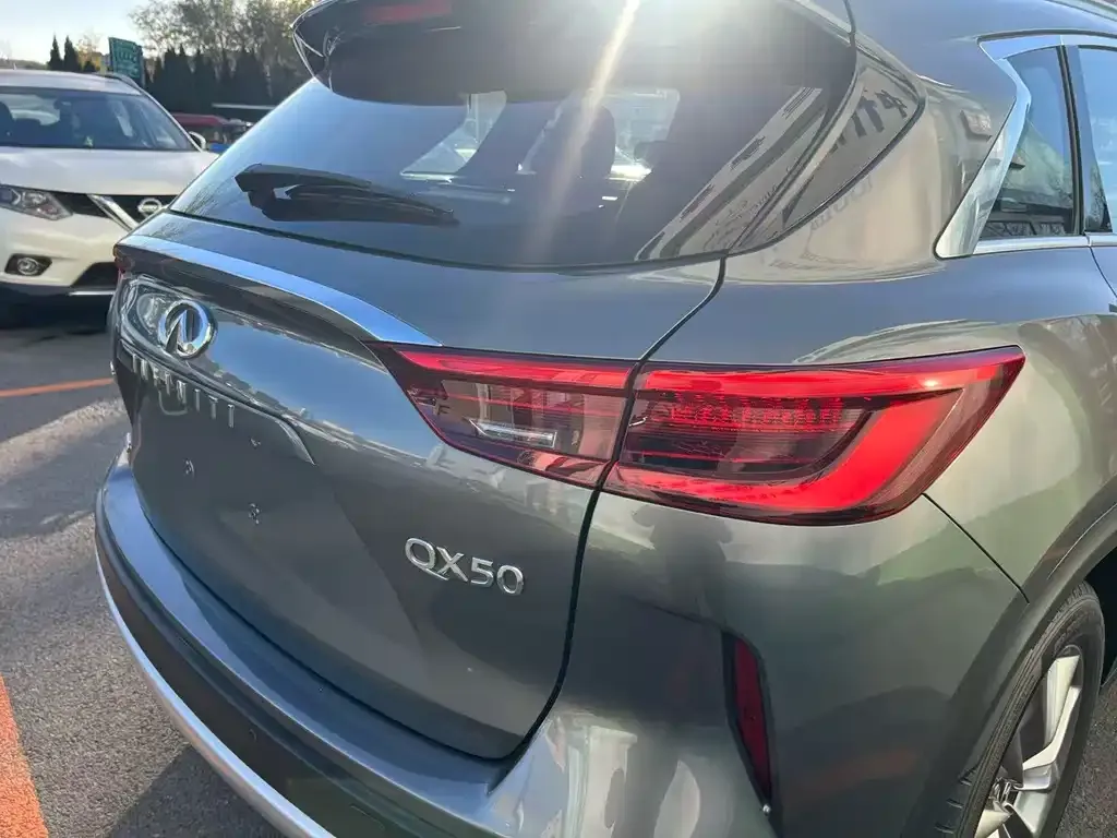 Infiniti QX50 2023 из CN, фото 6