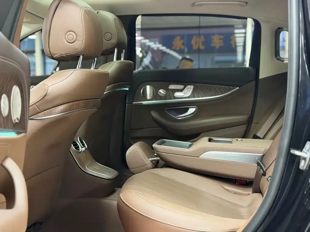 Mercedes-Benz E-Class 2023 из CN, фото 5