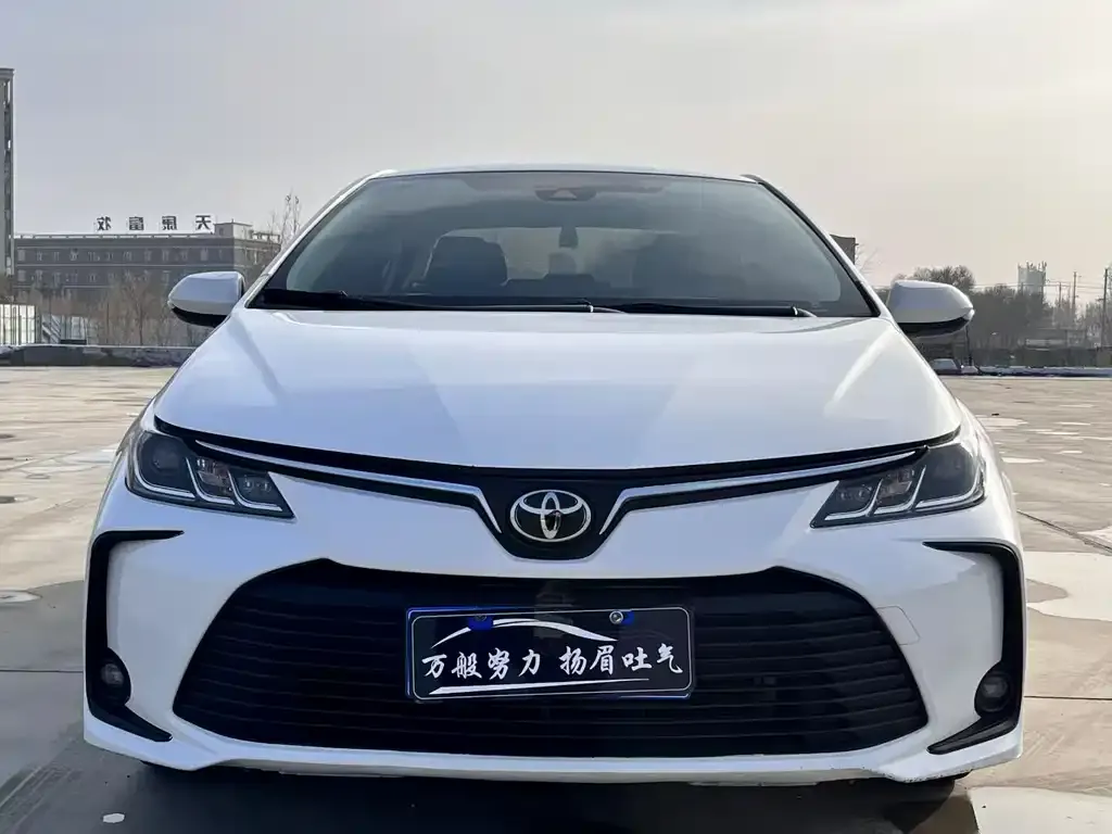 Toyota Corolla 2023 из CN, фото 1