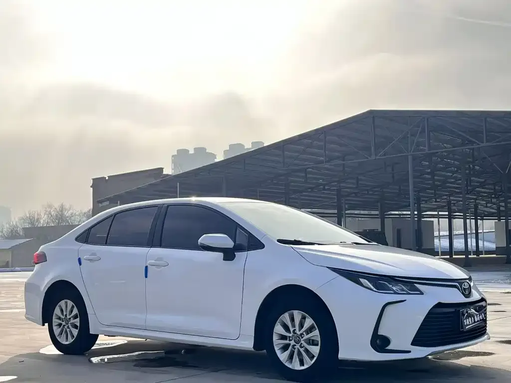 Toyota Corolla 2023 из CN, фото 3