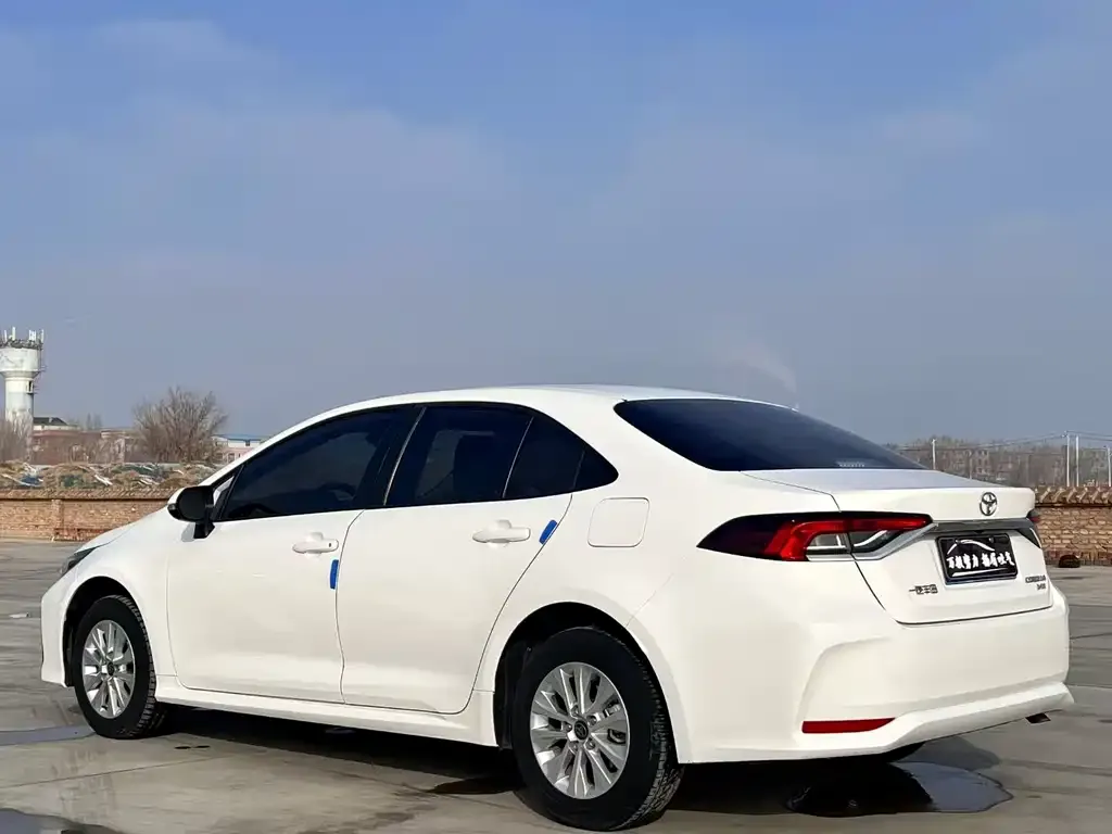 Toyota Corolla 2023 из CN, фото 7