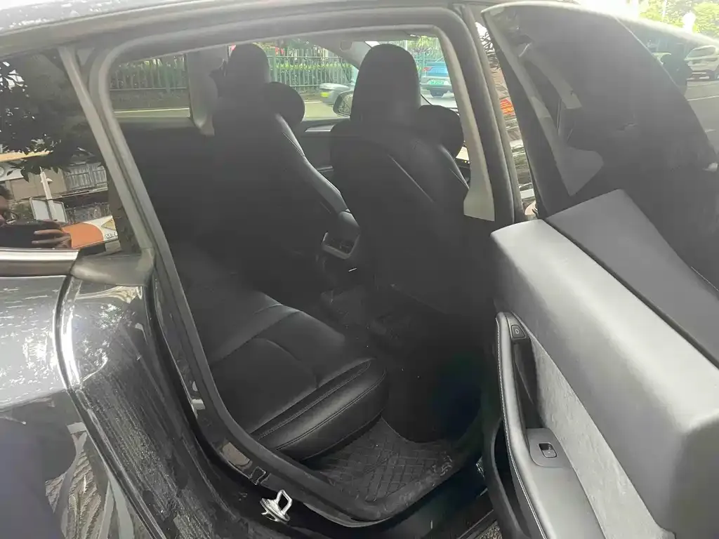 Tesla Model Y 2024 из CN, фото 8