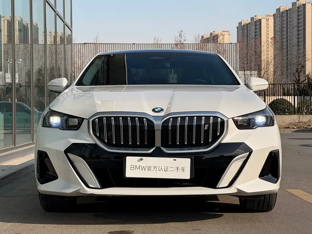 BMW i5 — фото 4