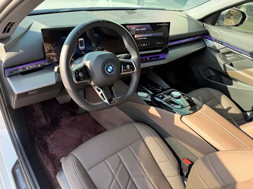 BMW i5 — фото 5