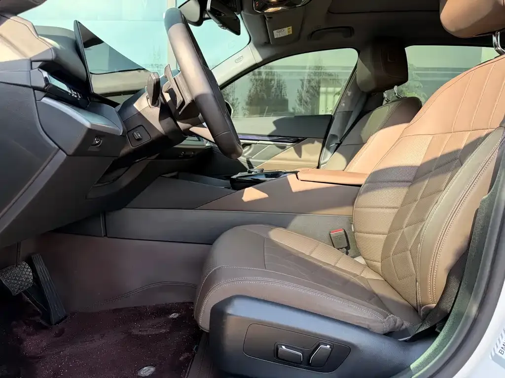 BMW i5 — фото 6