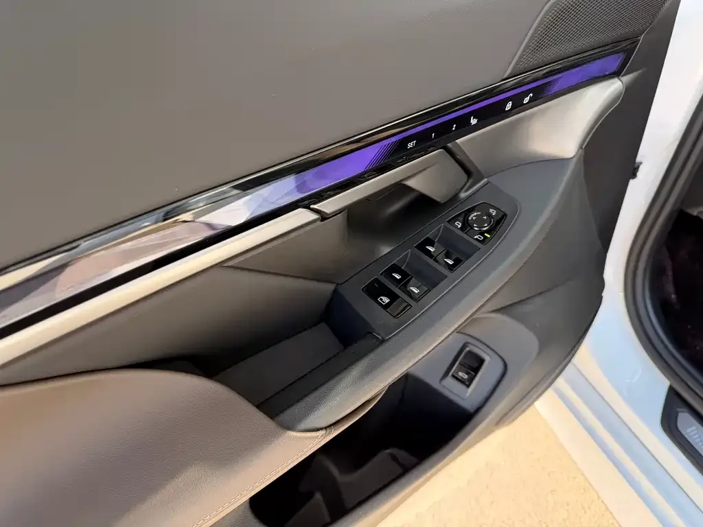 BMW i5 — фото 7