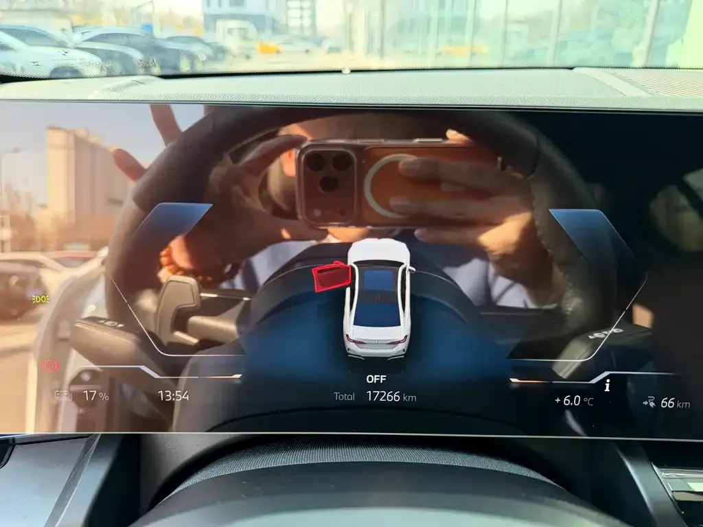 BMW i5 — фото 8