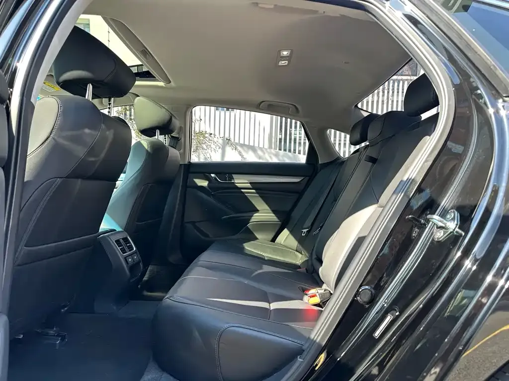 Honda Accord 2022 из CN, фото 10