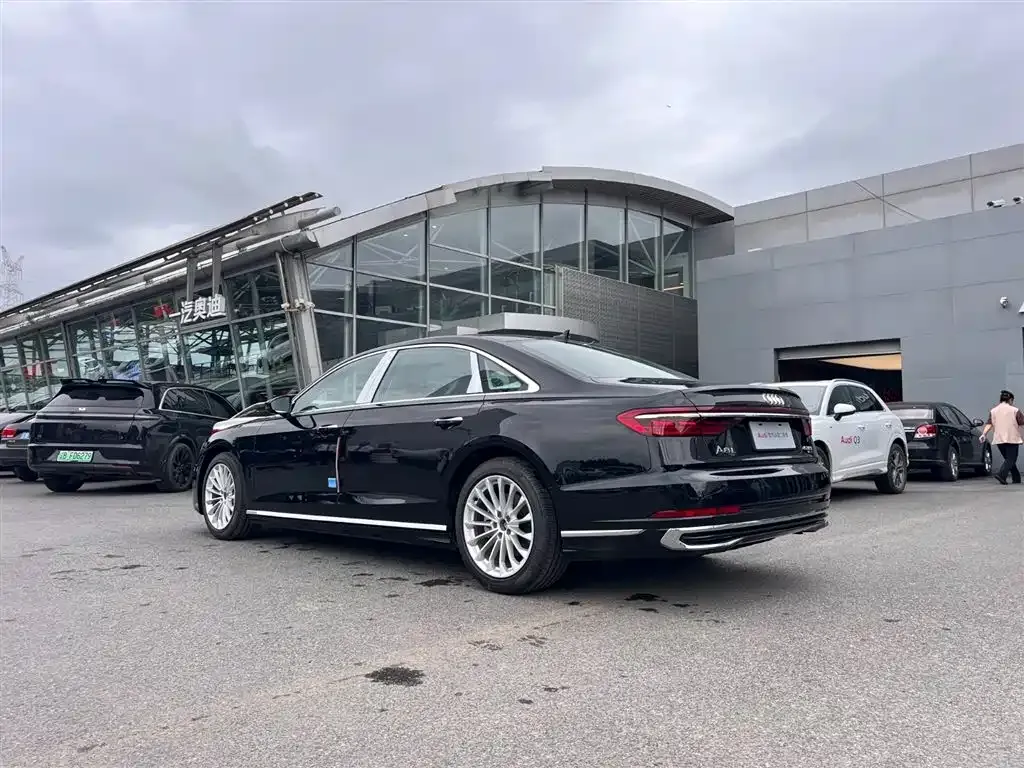 Audi A8 2025 из CN, фото 10