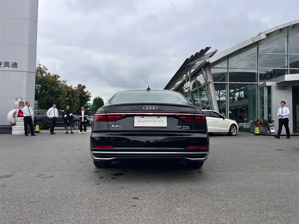 Audi A8 2025 из CN, фото 2
