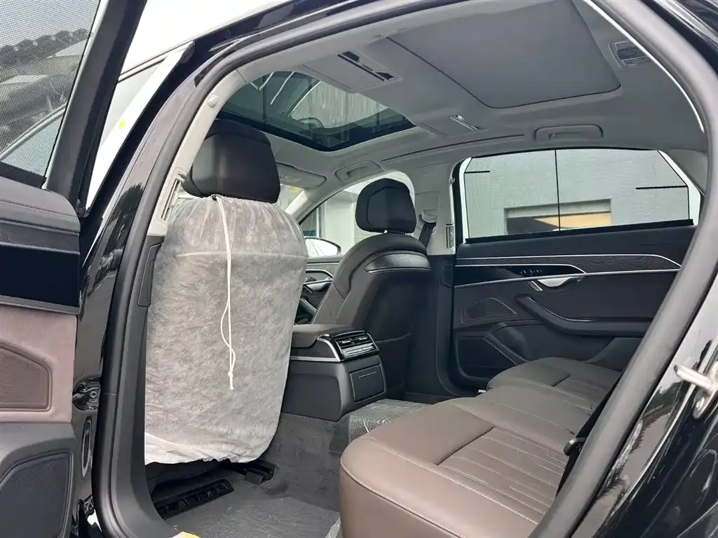 Audi A8 2025 из CN, фото 9