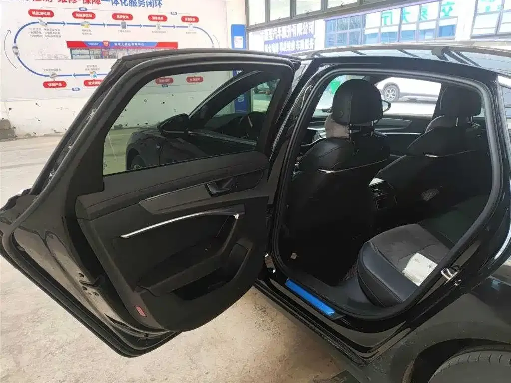 Audi A6L 2022 из CN, фото 4