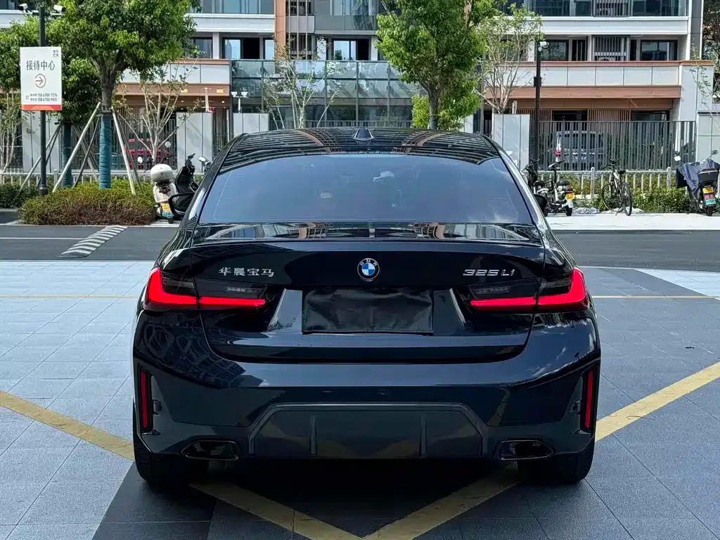 BMW 3 Series 2024 из CN, фото 8