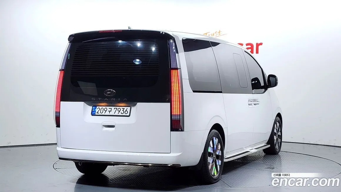 Hyundai Staria — фото 2