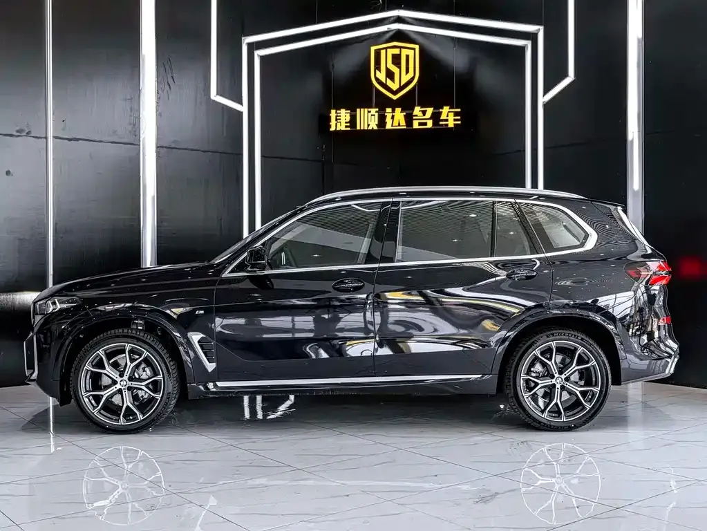 BMW X5 2025 из CN, фото 3