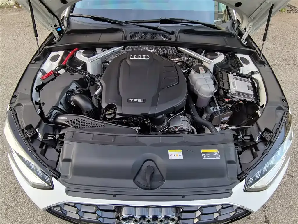 Audi A4L 2021 из CN, фото 6