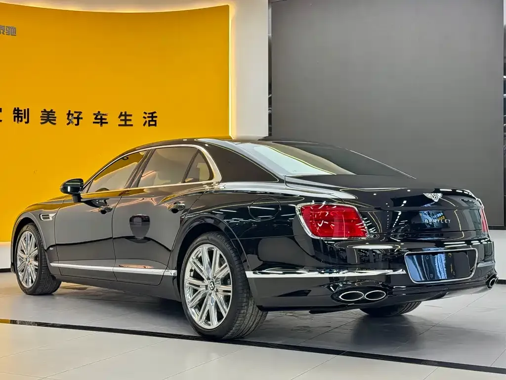 Bentley Flying Spur PHEV 2023 из CN, фото 5