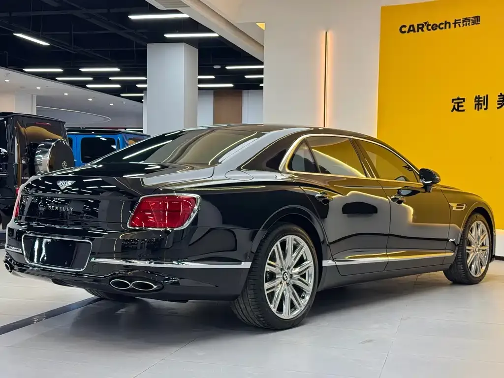 Bentley Flying Spur PHEV 2023 из CN, фото 7