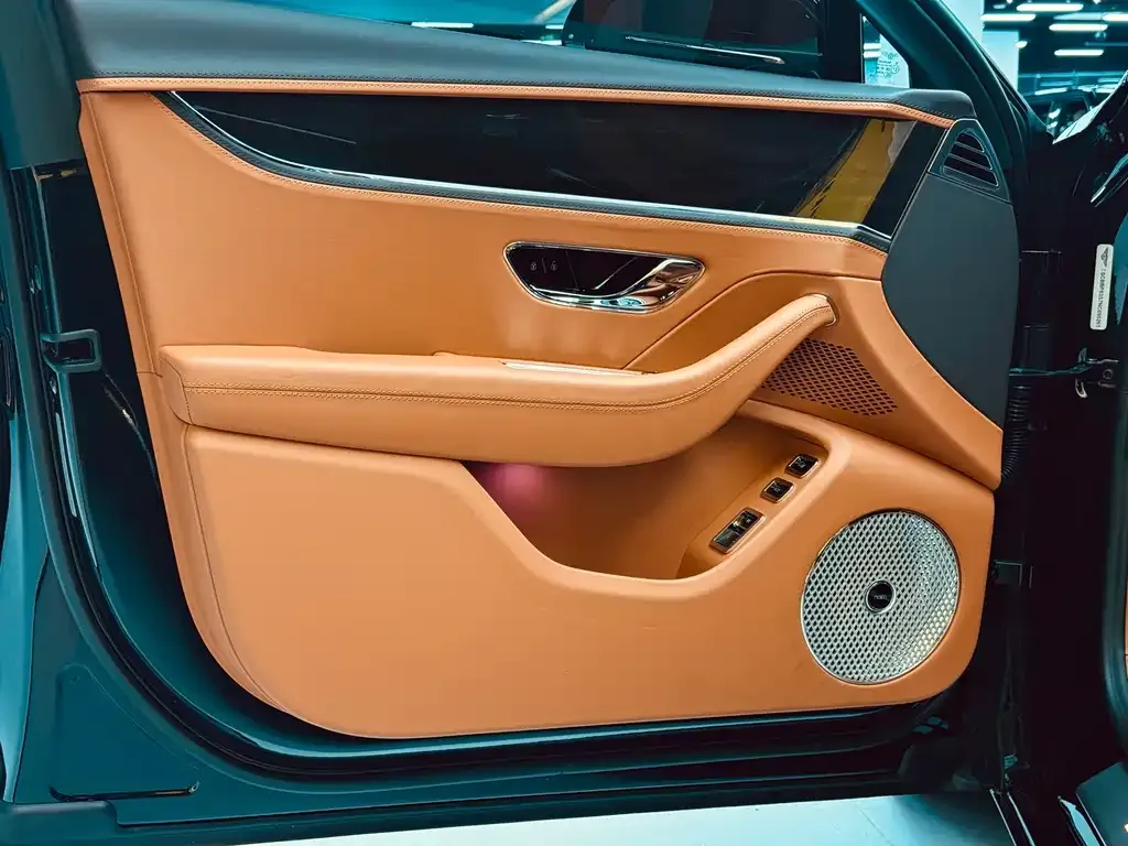 Bentley Flying Spur PHEV 2023 из CN, фото 8