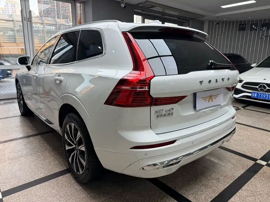 Volvo XC60 2023 из CN, фото 7