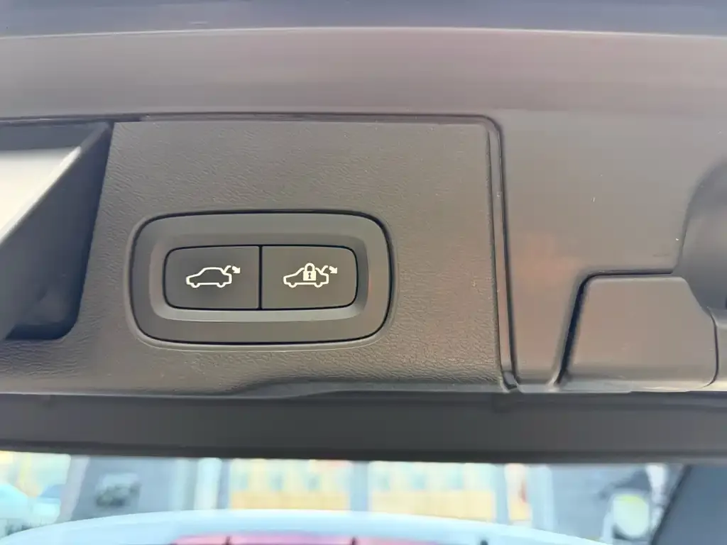 Volvo XC60 2023 из CN, фото 9