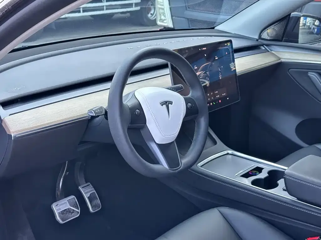 Tesla Model Y 2023 из CN, фото 4
