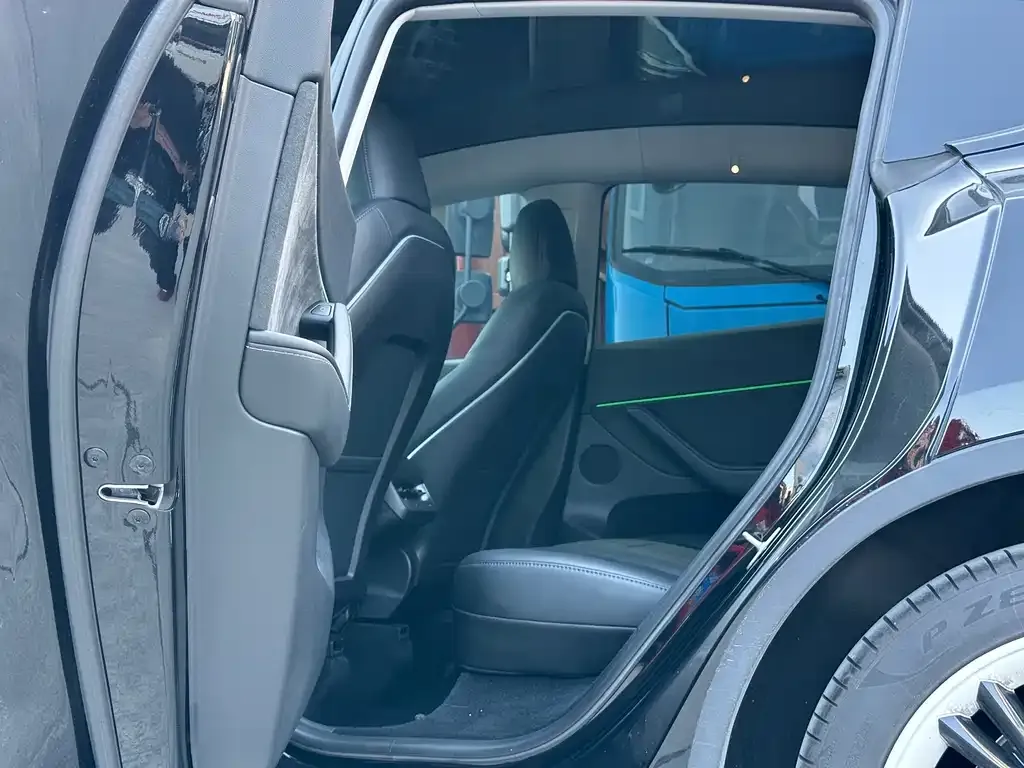 Tesla Model Y 2023 из CN, фото 7
