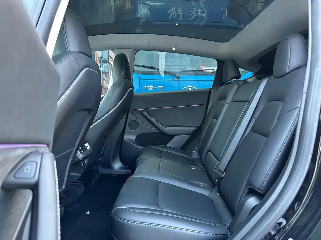 Tesla Model Y 2023 из CN, фото 8