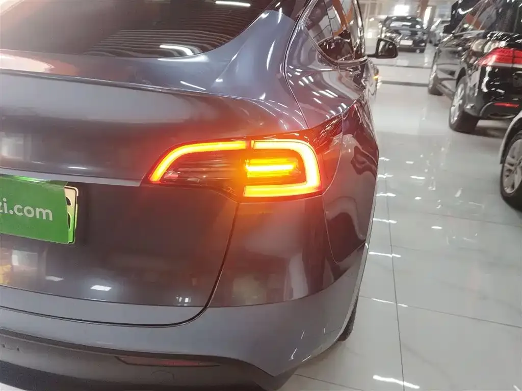 Tesla Model Y 2024 из CN, фото 8