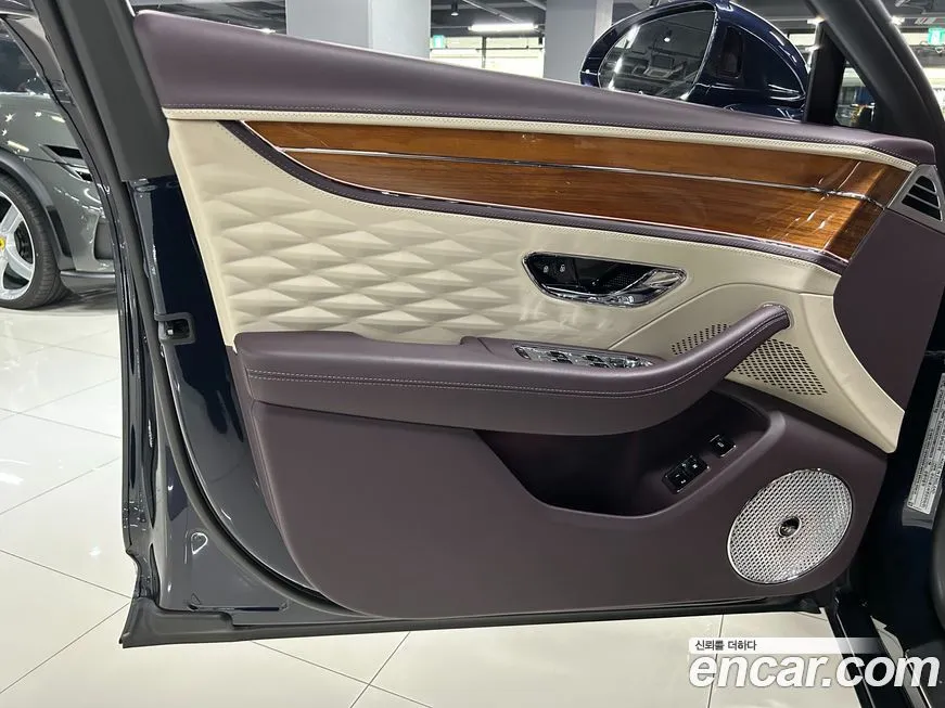 Bentley Flying Spur 2021 из KR, фото 7