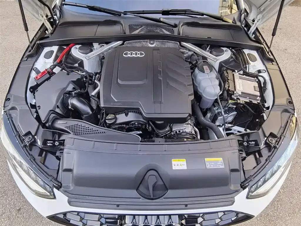 Audi A4L 2023 из CN, фото 6