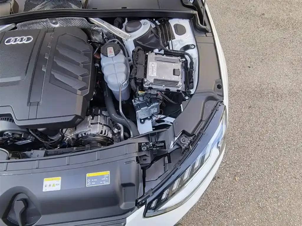 Audi A4L 2023 из CN, фото 8