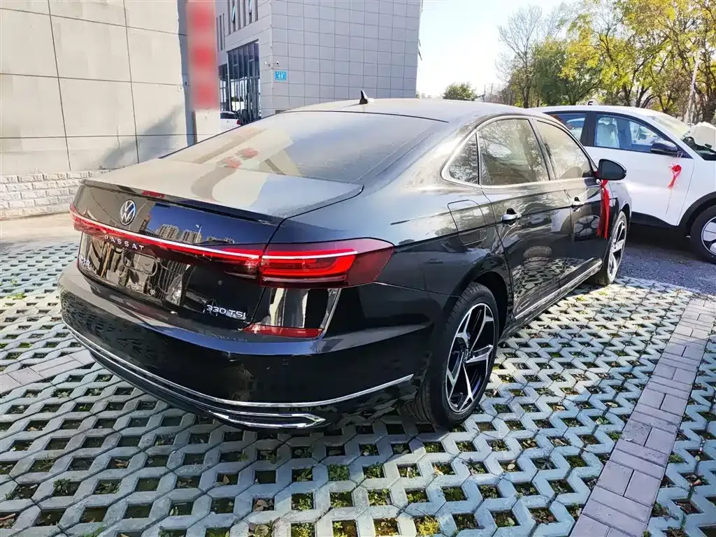 Volkswagen Passat 2023 из CN, фото 7