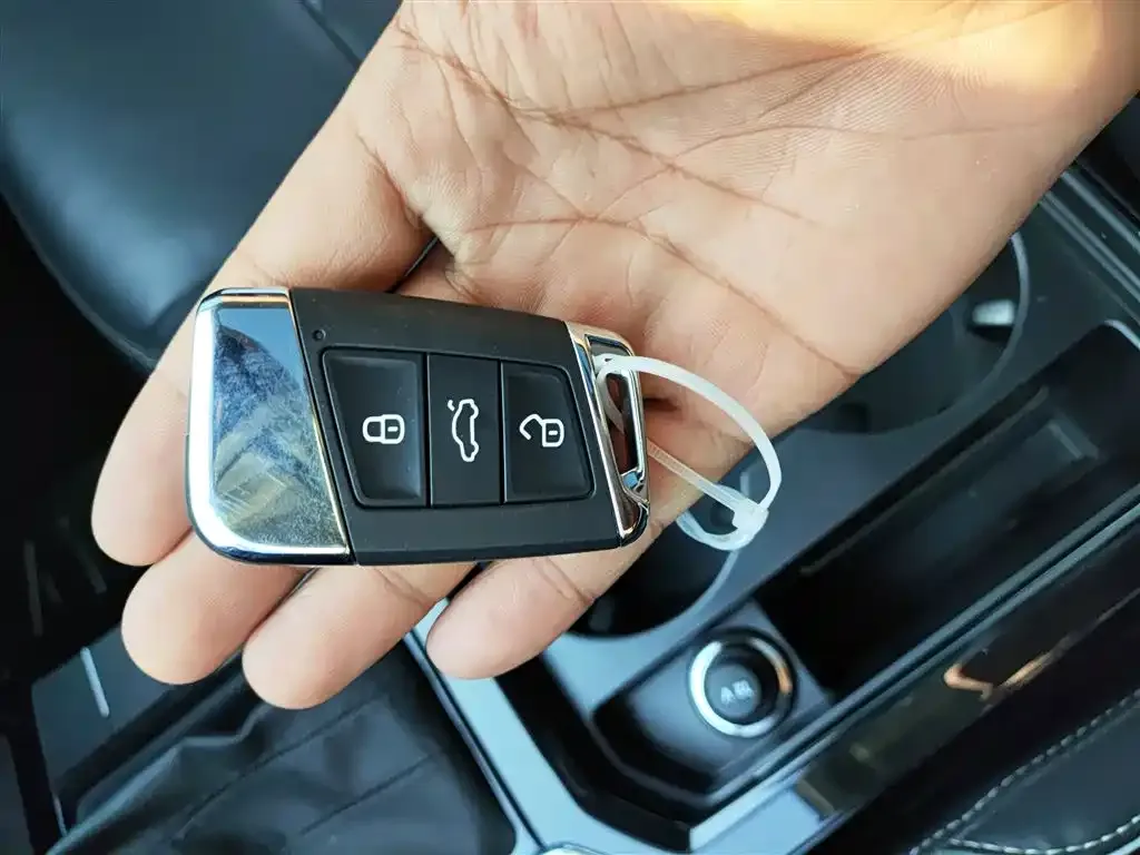 Volkswagen Passat 2023 из CN, фото 9