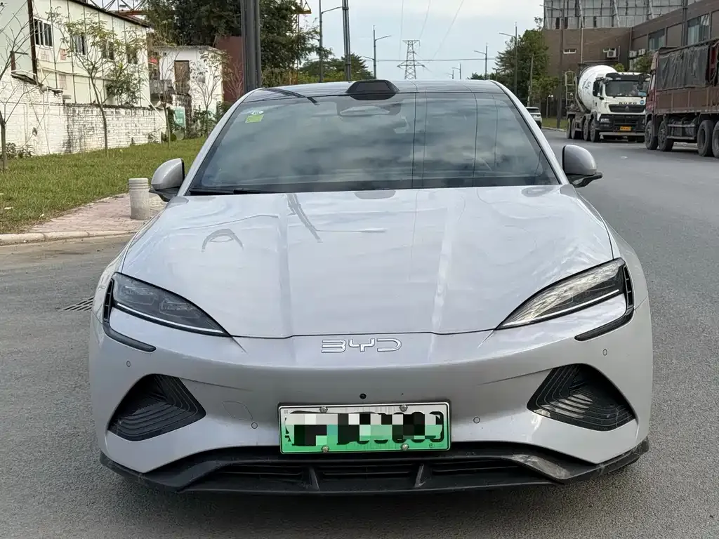 BYD Seal — фото 2