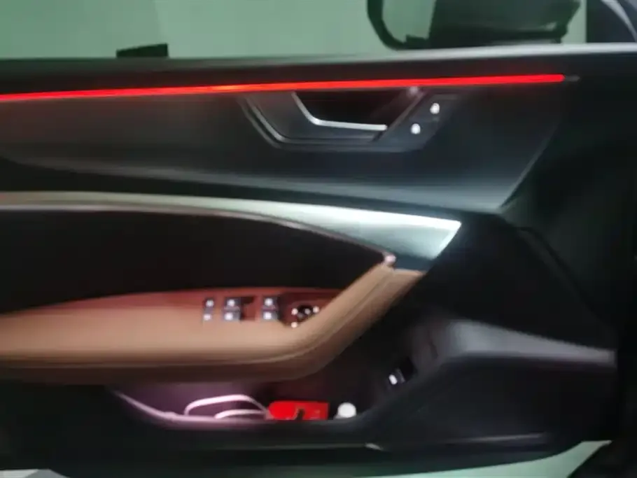 Audi A7L 2024 из CN, фото 7