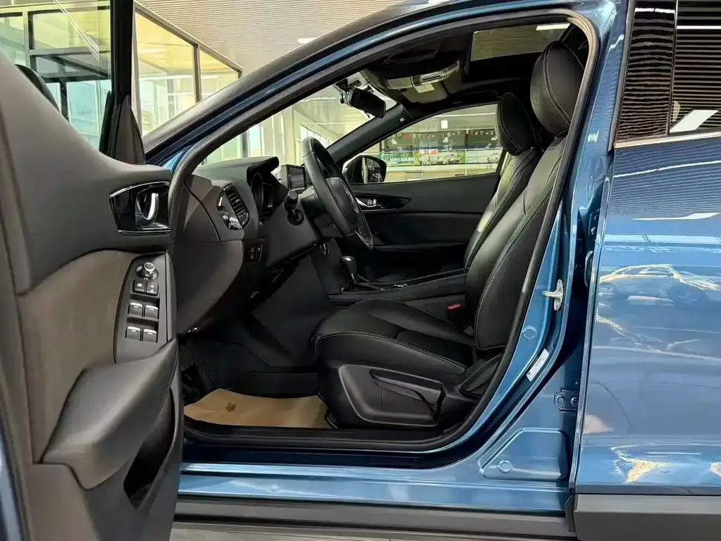 Mazda CX-4 2021 из CN, фото 9