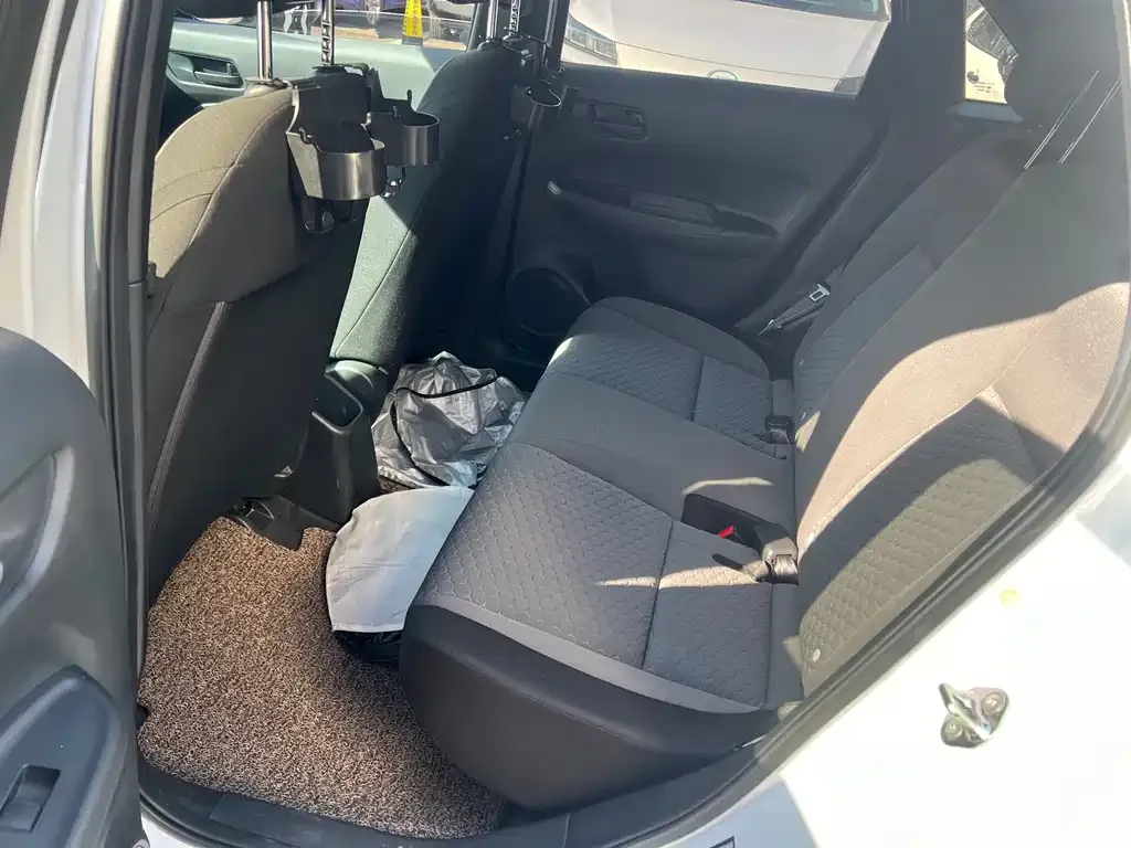 Honda Fit — фото 5