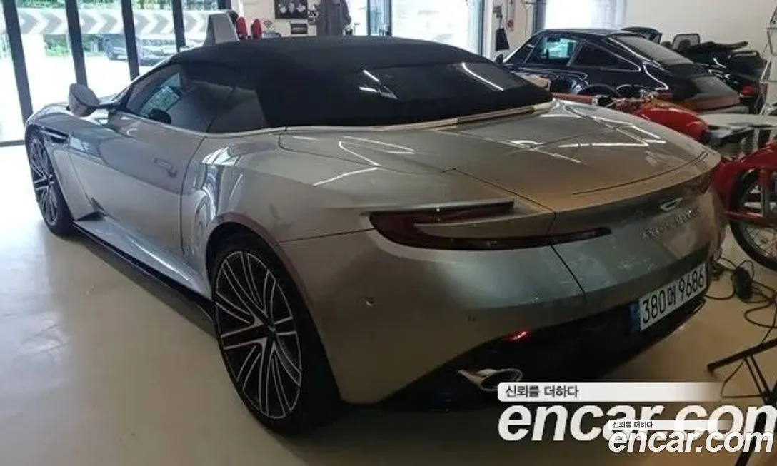 Aston Martin DB12 2025 из KR, фото 2