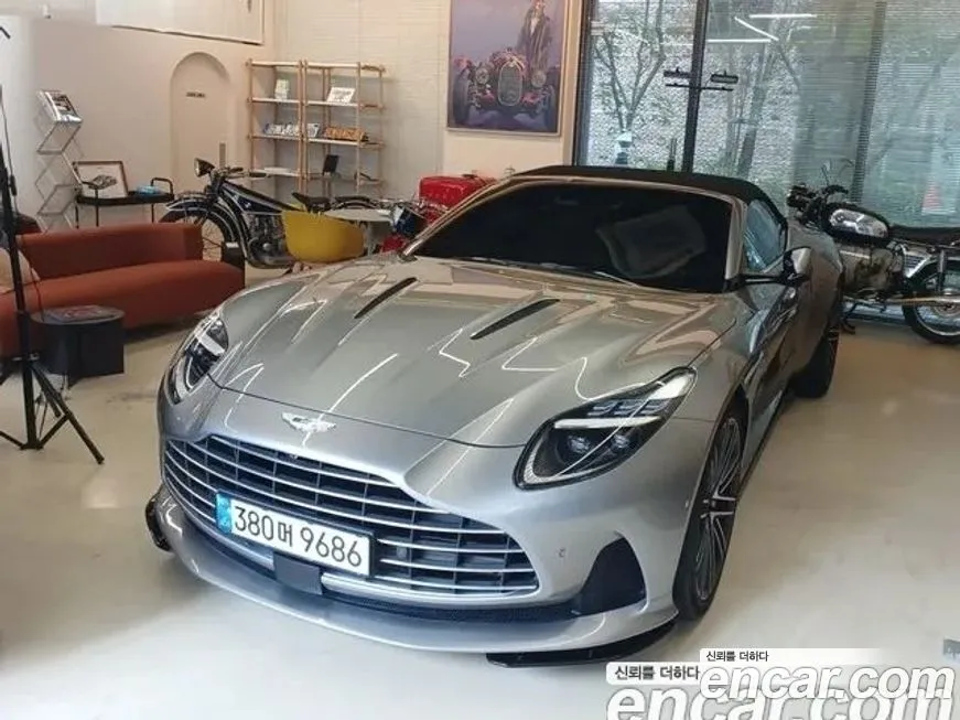 Aston Martin DB12 2025 из KR, фото 3
