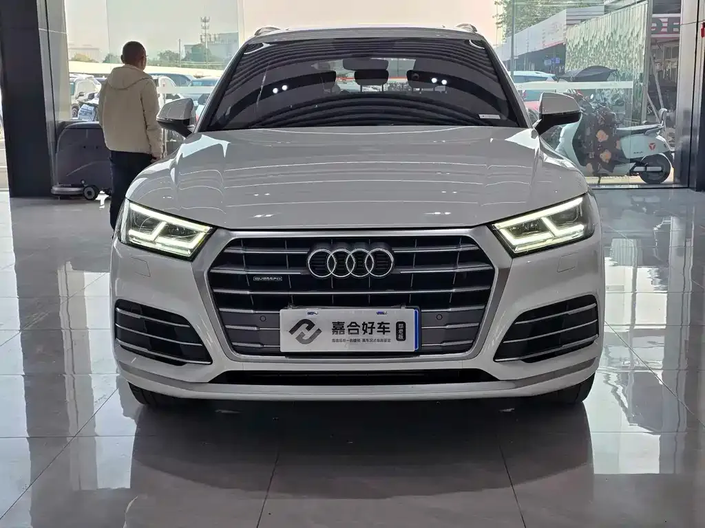 Audi Q5L 2021 из CN, фото 2
