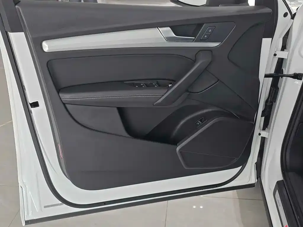 Audi Q5L 2021 из CN, фото 6