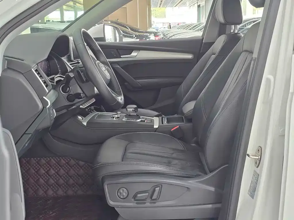 Audi Q5L 2021 из CN, фото 7
